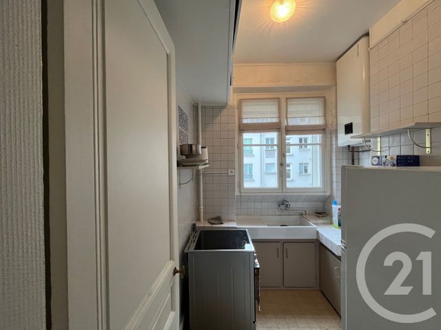 Appartement F3 à louer - 3 pièces - 51.0 m2 - PARIS - 75116 - ILE-DE-FRANCE - Century 21 Agence Fleurie