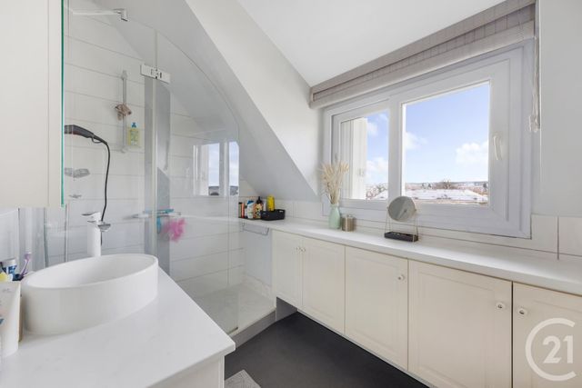 Appartement F3 à vendre - 3 pièces - 72.0 m2 - ISSY LES MOULINEAUX - 92 - ILE-DE-FRANCE - Century 21 Agence Fleurie