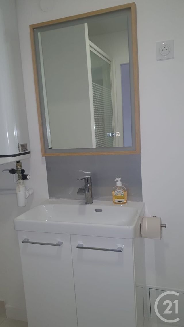 Appartement F2 à louer - 2 pièces - 30.0 m2 - MAISONS ALFORT - 94 - ILE-DE-FRANCE - Century 21 Agence Fleurie