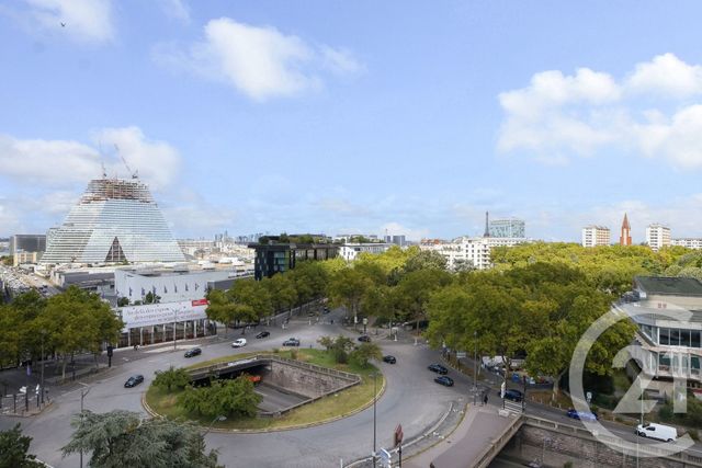 Afficher la photo en grand Appartement F3 à vendre - 3 pièces - 74.0 m2 - PARIS - 75015 - ILE-DE-FRANCE - Century 21 Agence Fleurie