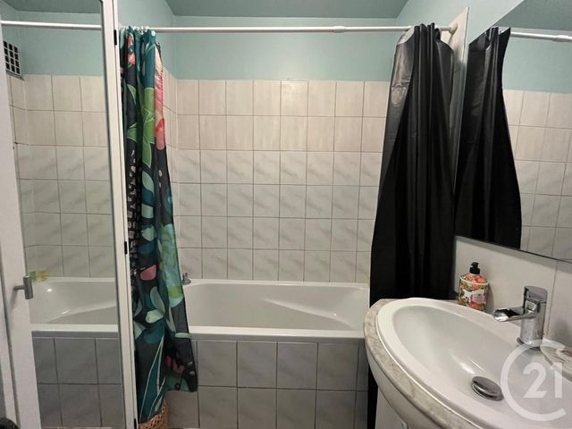 Appartement à louer - 3 pièces - 59.0 m2 - VANVES - 92 - ILE-DE-FRANCE - Century 21 Agence Fleurie