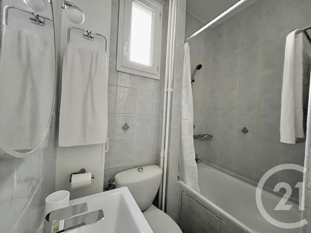 Appartement F2 à louer - 2 pièces - 33.27 m2 - VANVES - 92 - ILE-DE-FRANCE - Century 21 Agence Fleurie
