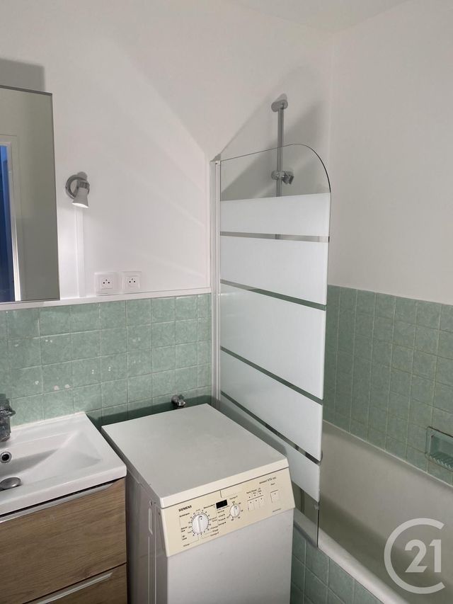 Appartement F2 à louer - 2 pièces - 40.5 m2 - VANVES - 92 - ILE-DE-FRANCE - Century 21 Agence Fleurie