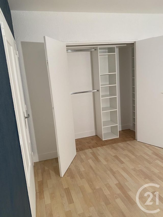 Appartement F2 à louer - 2 pièces - 40.5 m2 - VANVES - 92 - ILE-DE-FRANCE - Century 21 Agence Fleurie