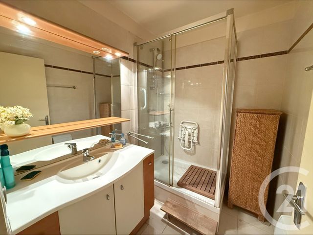 Appartement F3 à louer - 3 pièces - 75.04 m2 - VANVES - 92 - ILE-DE-FRANCE - Century 21 Agence Fleurie