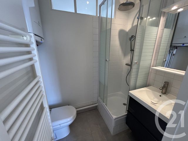 Appartement F2 à louer - 2 pièces - 30.0 m2 - VANVES - 92 - ILE-DE-FRANCE - Century 21 Agence Fleurie