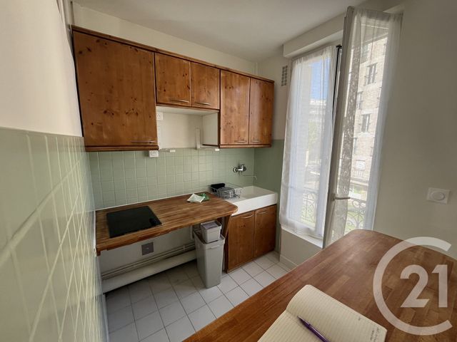 Appartement F2 à louer - 2 pièces - 30.0 m2 - VANVES - 92 - ILE-DE-FRANCE - Century 21 Agence Fleurie